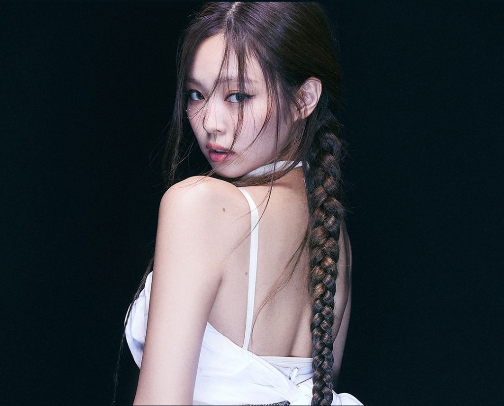 有傳Jennie演出前曾嘔吐，打針後頂硬上開Show。