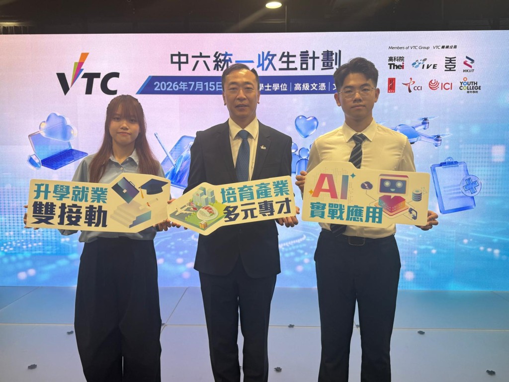 職訓局高級助理執行幹事郭龍基(中)。