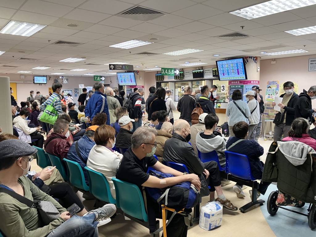 醫療收費改革將於明年1月1日起實施。資料圖片 醫療收費改革將於明年1月1日起實施。資料圖片