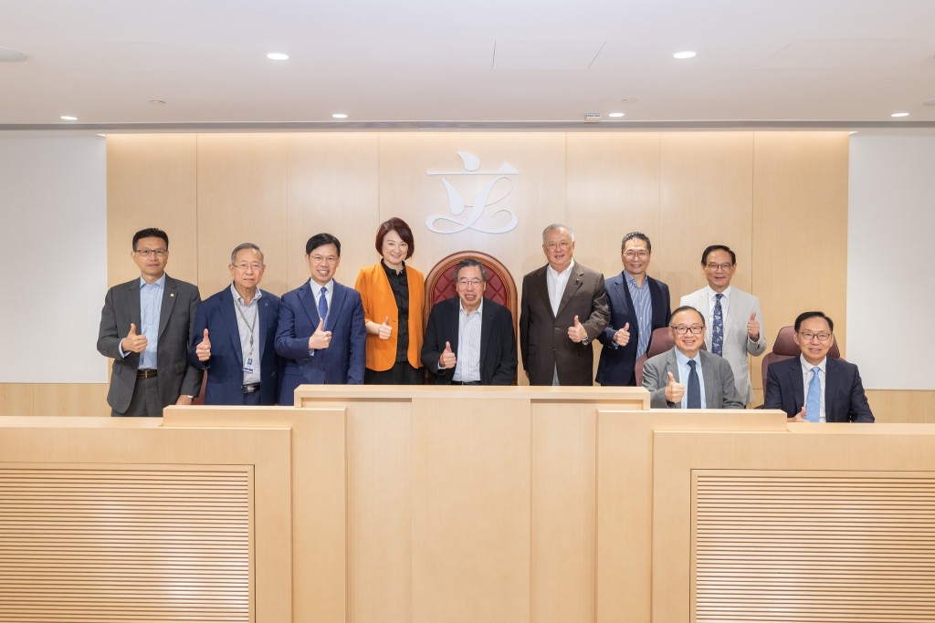 梁君彥指,行管會成績表一大亮點,是成功令綜合大樓擴建工程能安全穩妥地提早約6個月完成。梁君彥fb圖片 梁君彥指,行管會成績表一大亮點,是成功令綜合大樓擴建工程能安全穩妥地提早約6個月完成。梁君彥fb圖片