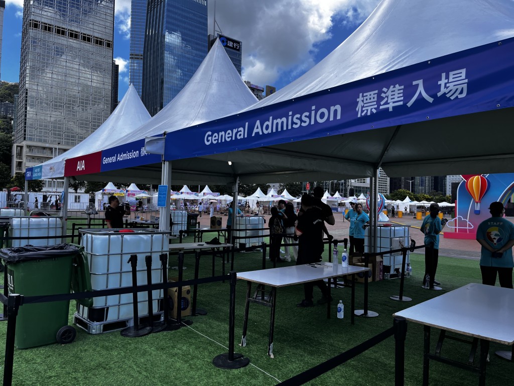 入場人流稀疏。 入場人流稀疏。