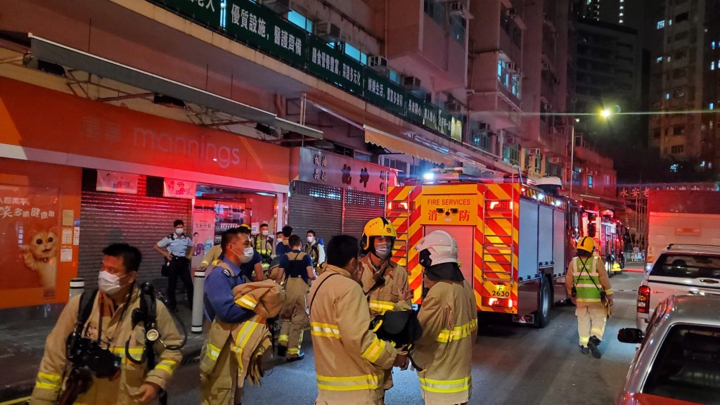 消防到場將火救熄。徐裕民攝