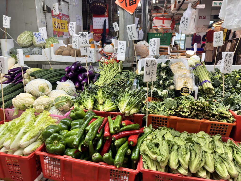 有內地女因為在菜檔揀菜,遭店員喝止。 (資料圖片,非涉事菜檔) 有內地女因為在菜檔揀菜,遭店員喝止。 (資料圖片,非涉事菜檔)
