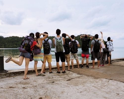 旅遊過年的90後年輕人中，1/3屬於「恐逼婚族」。網圖