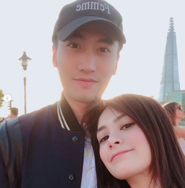 阿嬌與Micahel婚後去了英國拍《爸媽學前班》。