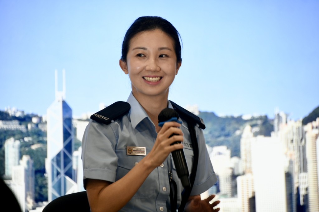 邱紫君不僅是執業大律師, 亦是香港認可調解員及英國特許仲裁司學會會員。 邱紫君不僅是執業大律師, 亦是香港認可調解員及英國特許仲裁司學會會員。