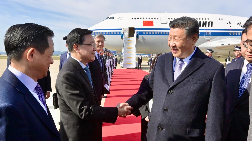 APEC|國家主席習近平出席亞太經合組織領導人非正式會議  李家超韓國釜山迎接