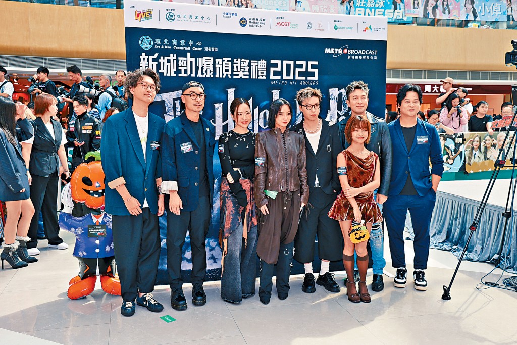 華納唱片和新城「破冰」，派樂隊Dear Jane、張蔓姿、Kiri T等出席。