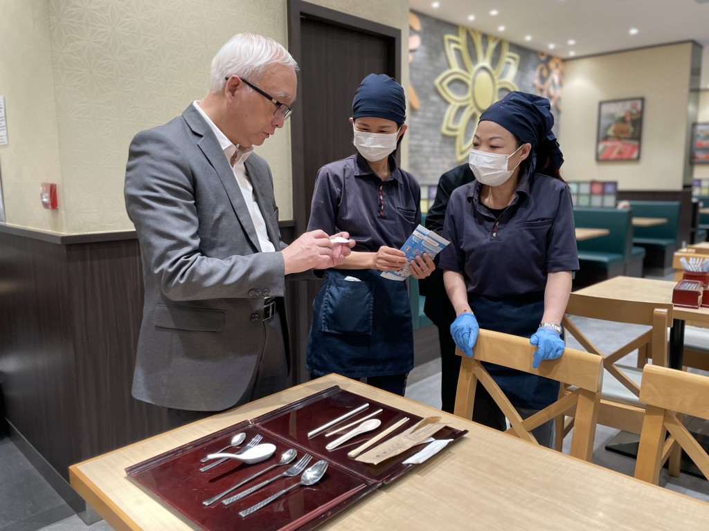 现时连锁食肆业界指约八成外卖顾客已毋须使用外卖餐具。谢展寰网志图片