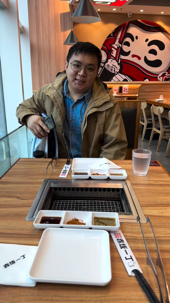 利愛安的丈夫身形圓碌碌。