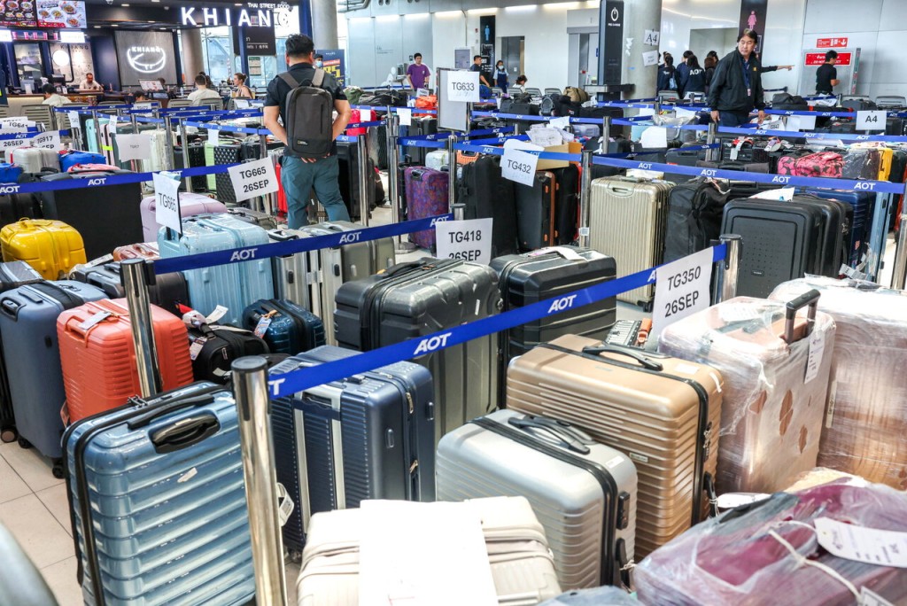 若託運行李在檢查期間發現可疑物品,工作人員可在未經事先通知、旅客不在場的情況下,直接打開行李進行檢查。路透社 若託運行李在檢查期間發現可疑物品,工作人員可在未經事先通知、旅客不在場的情況下,直接打開行李進行檢查。路透社