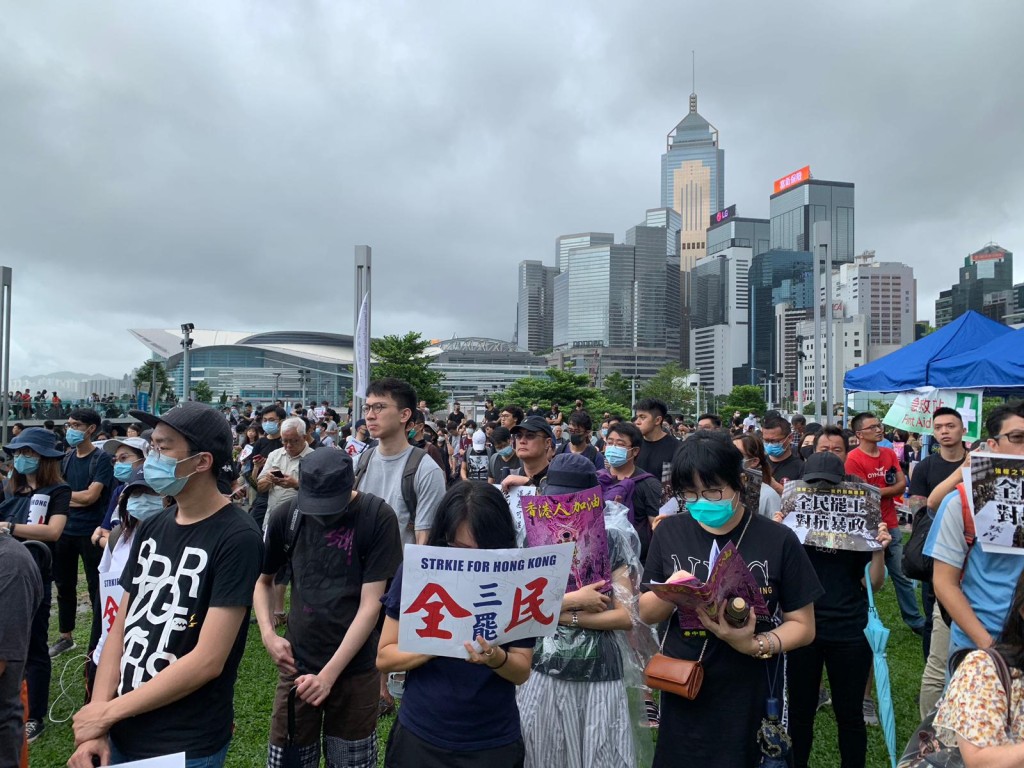 大批市民到場參與集會。