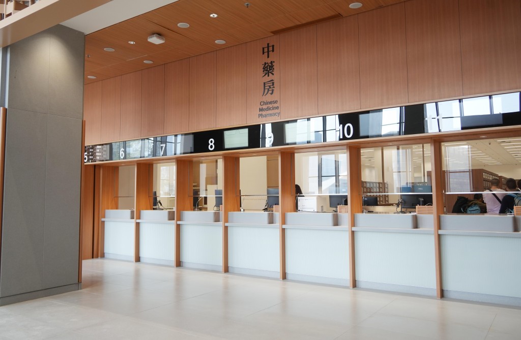有市民反映配藥需等候約30分鐘，院方已注意到相關情況，團隊已即時跟進並著手優化流程。資料圖片
