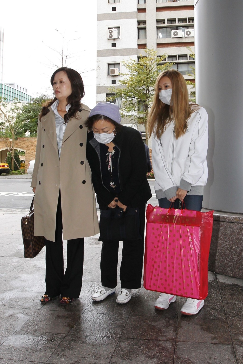 Makiyo與母親到醫院探向傷者道歉，卻遭傷者家屬拒絕。
