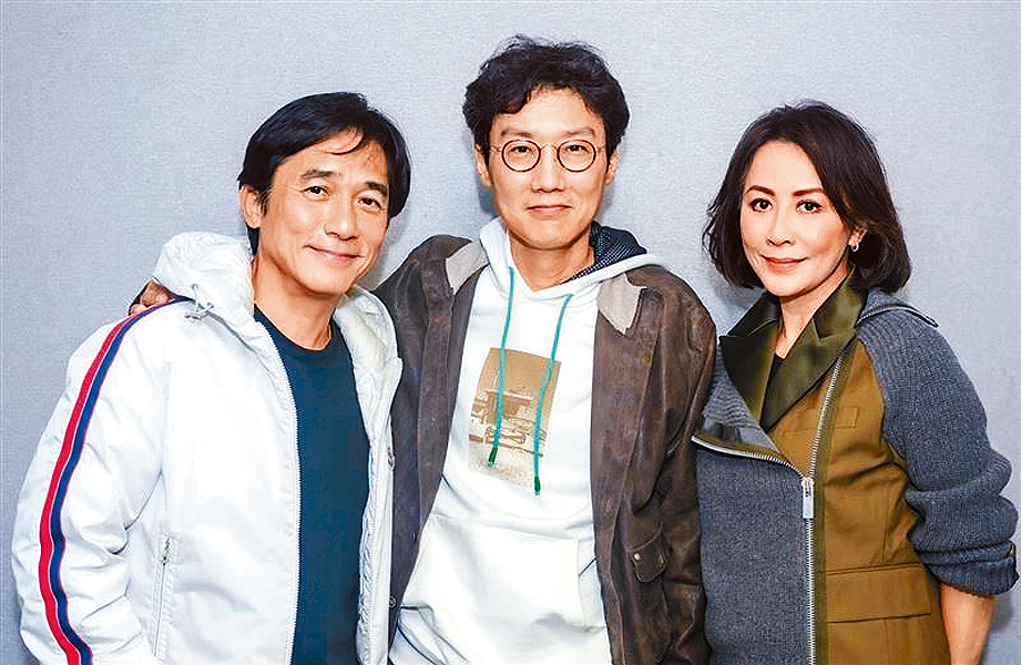 偉仔曾與黃東赫（中）合照，近日卻離奇傳出有份參與《魷魚遊戲3》。