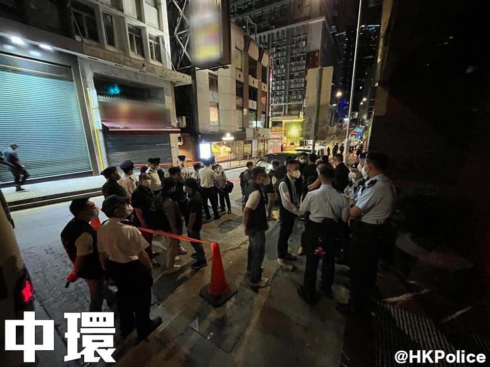 警方於中環巡查酒吧食肆。警方圖片