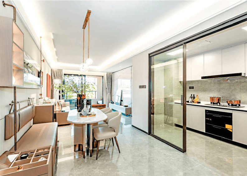 發展商最新推出「華發天潤自在城」新一批單位，建築面積約930方呎起，售價約81萬餘人民幣起。