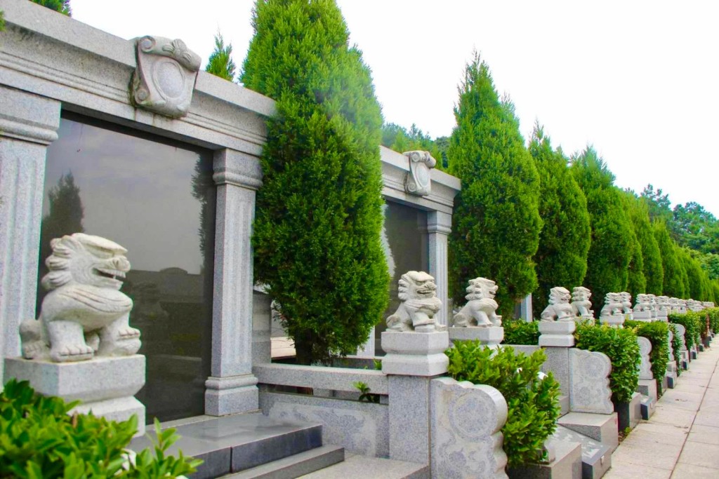 太平陵公墓被指非法擴建墓穴出售。