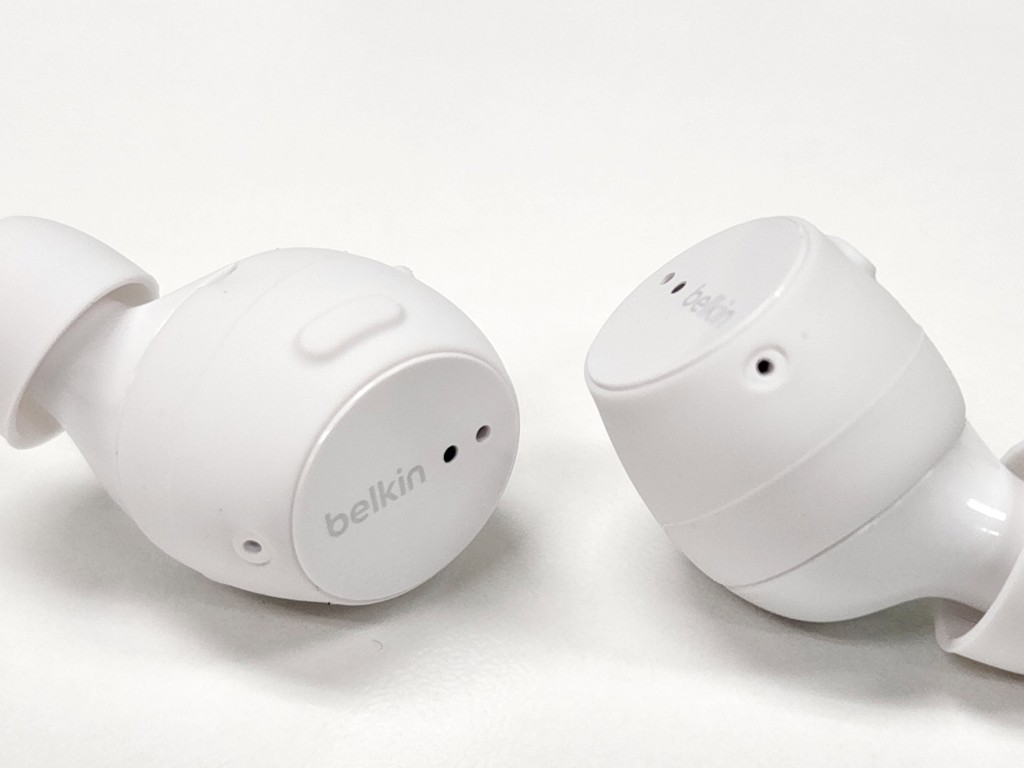 每邊耳機各有三個收音咪，降噪表現屬中上水平。