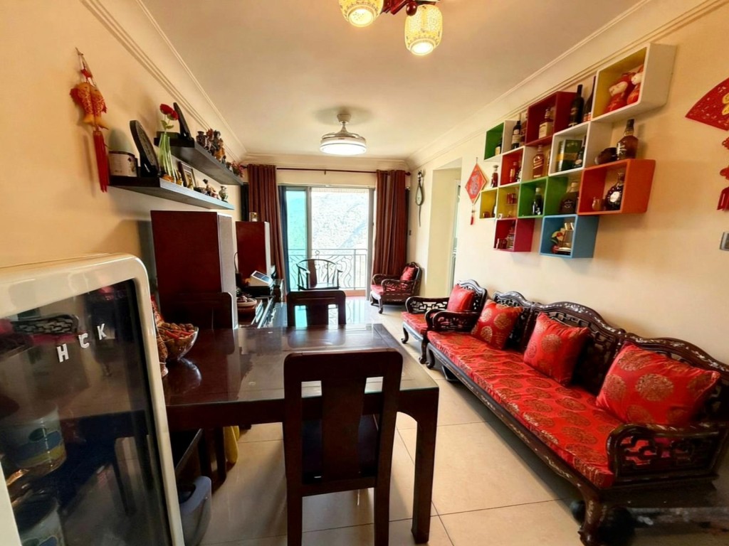 东涌映湾园6座高层D室，实用面积709方呎，现时叫价760万。