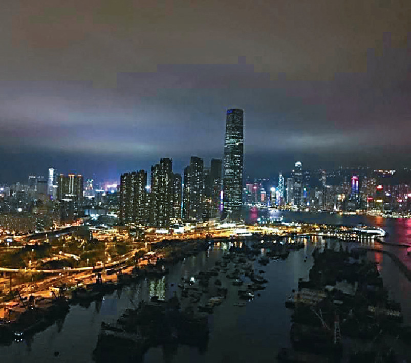 ■筆者在過去八年，可與維港景為鄰。

