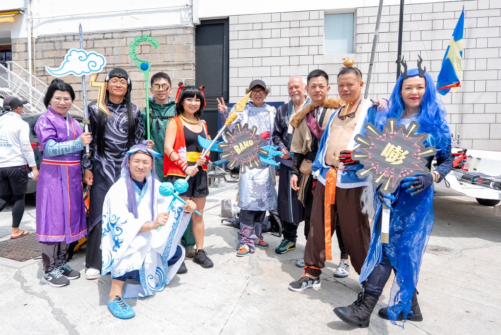中國香港代表團「Zoe 號」打扮成哪吒及李靖等神話角色,團隊更勇奪「PHS組別」冠軍。公關圖片 中國香港代表團「Zoe 號」打扮成哪吒及李靖等神話角色,團隊更勇奪「PHS組別」冠軍。公關圖片