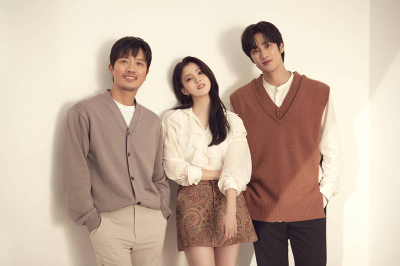 《以吾之名》三位主角近日接受韓媒訪問。