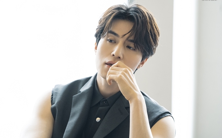 韓網友好期待李棟旭能接演角色。