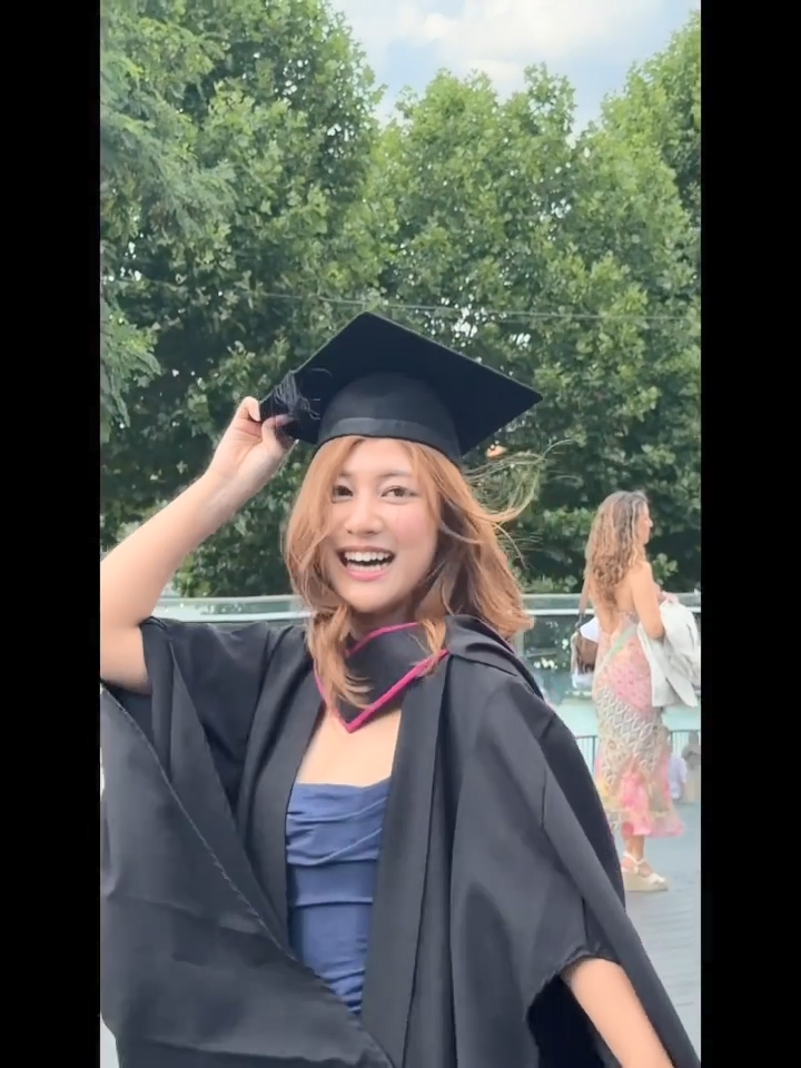 張兆輝女兒入讀於倫敦藝術大學倫敦傳媒學院修讀電影與電視學士課程。 張兆輝女兒入讀於倫敦藝術大學倫敦傳媒學院修讀電影與電視學士課程。