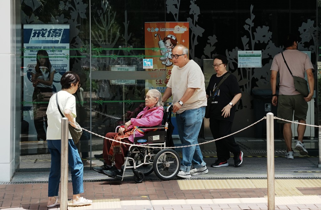 「醫健通+」有很多其他功能，現時目標並非為私營醫療機構提供服務。資料圖片