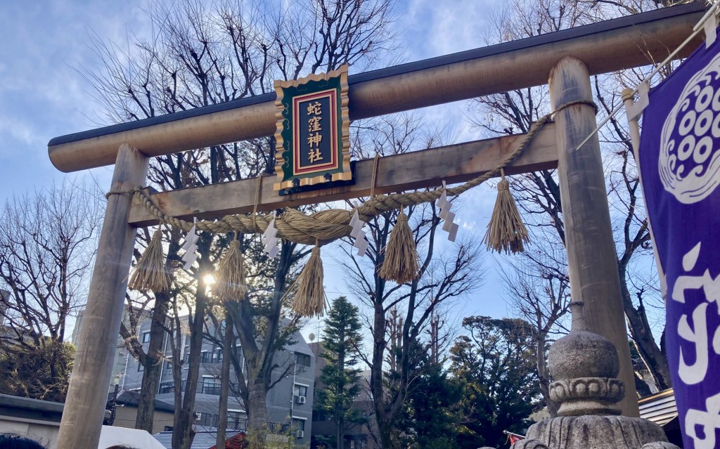 蛇窪神社同時祭祀白蛇和龍神。 X