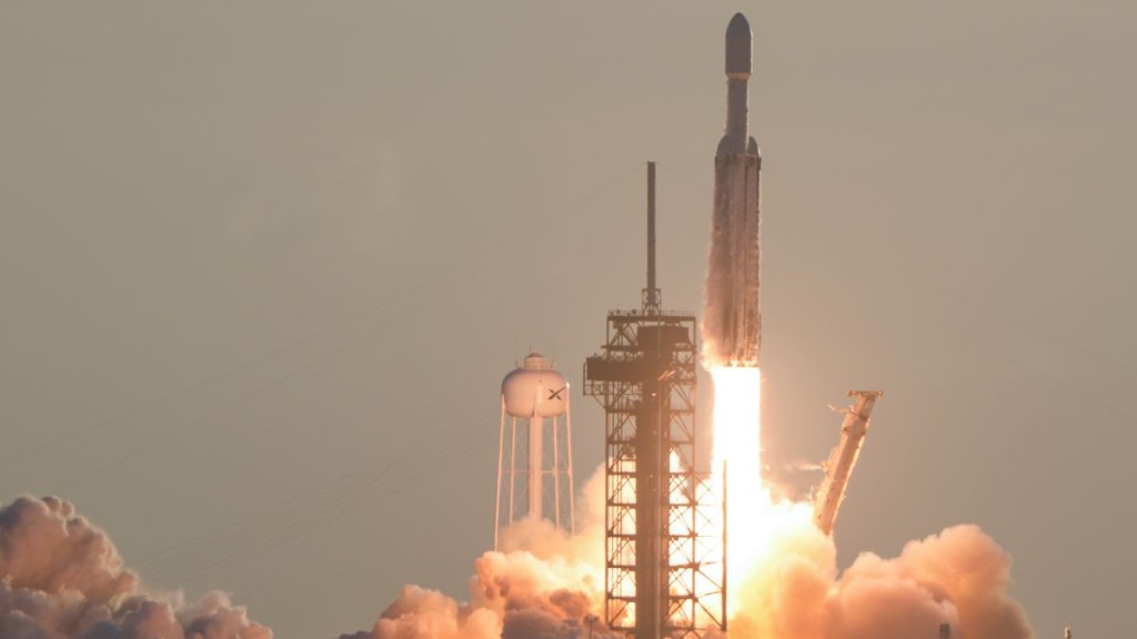 新一代太空望遠鏡「羅曼」搭載太空探索科技公司（SpaceX）的「獵鷹重型」運載火箭升空。美聯社