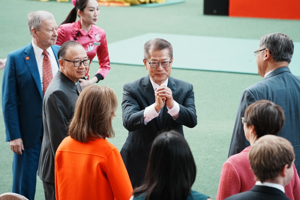 財政司司長陳茂波出席賀歲馬活動。