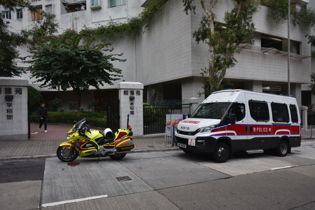 栢蕙苑男子墮樓當場死亡