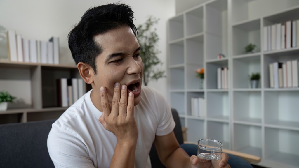 45歲男生唇瘡靠AI診症 自行買藥誤服3倍劑量 致急性腎損傷送院