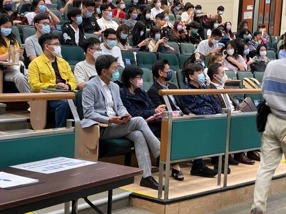 逾百位學生出席。浸大學生會編輯委員會fb圖片
