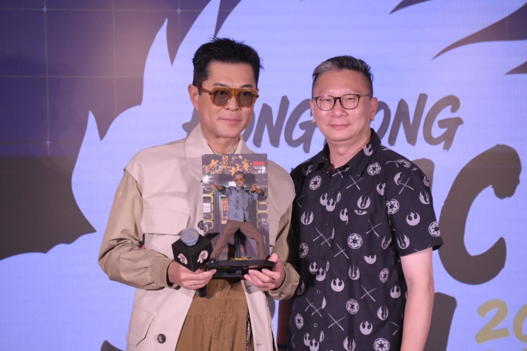 古仔現場獲贈「龍捲風」角色Figure。