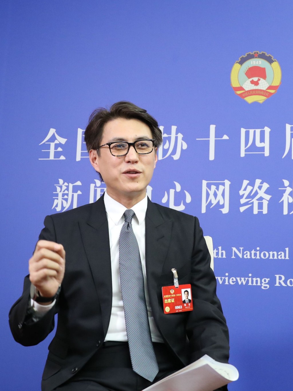 靳東作為全國政協委員在今年兩會期間接受媒體採訪。 中新社