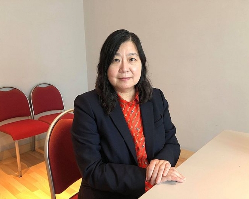 香港精神科医学院常务副院长陈国龄表示，压力会影响身体所有系统和器官，所以各位考生须留意个人的生理及心理状况。