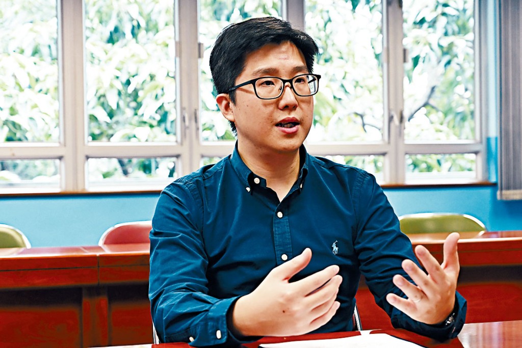 梁啟智副校長認為成立管弦樂團可以幫助學生鍛鍊「PEARL」特質。 梁啟智副校長認為成立管弦樂團可以幫助學生鍛鍊「PEARL」特質。