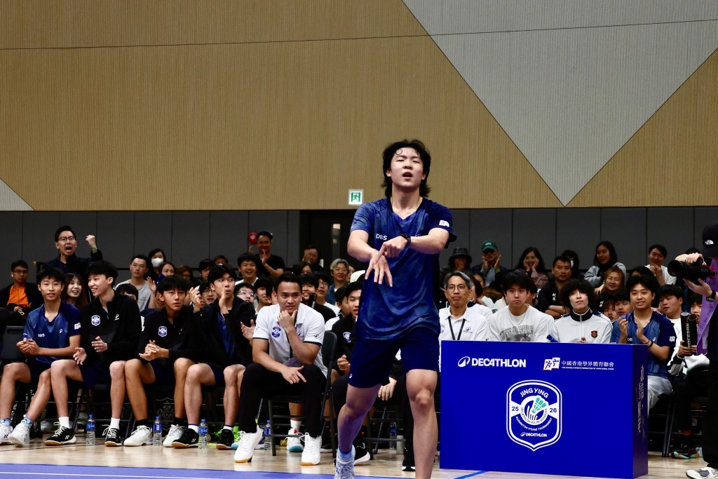 林言滔為男拔贏 得第一分後，學他的NBA偶像Stephen Curry指着手指的慶祝手勢。徐嘉華攝
