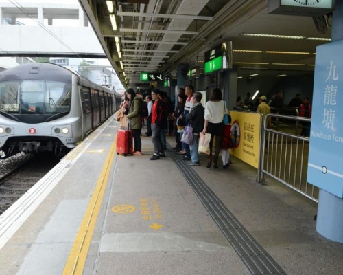 九龍塘站信號故障期間,東鐵線列車駛經九龍塘站附近路段時需要慢駛。