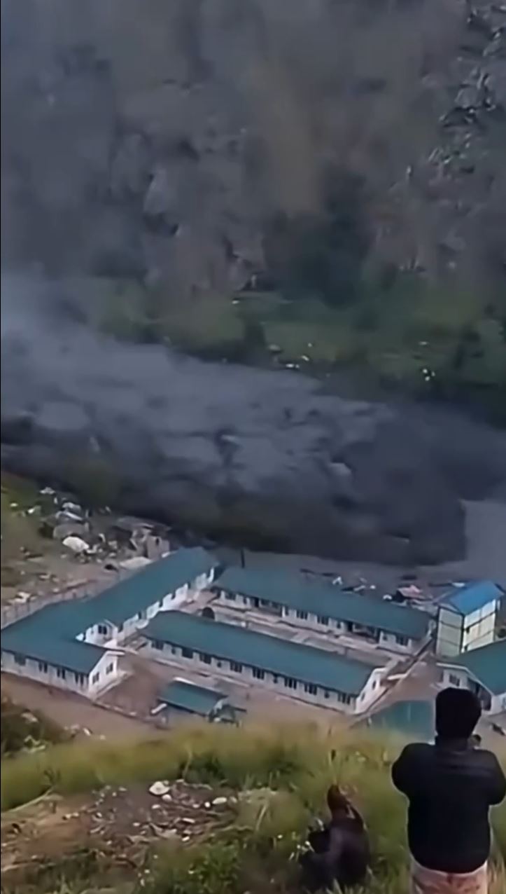 尼泊爾再有地區發生嚴重山洪。X