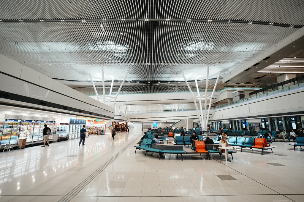 為往返珠港兩地的旅客打造集休息、諮詢、跨境接駁於一體的綜合中轉服務。