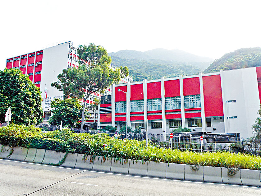 政府再度啟動跨區重置官校，將安達臣道石礦場校地，直接撥給筲箕灣東官立中學遷校。　