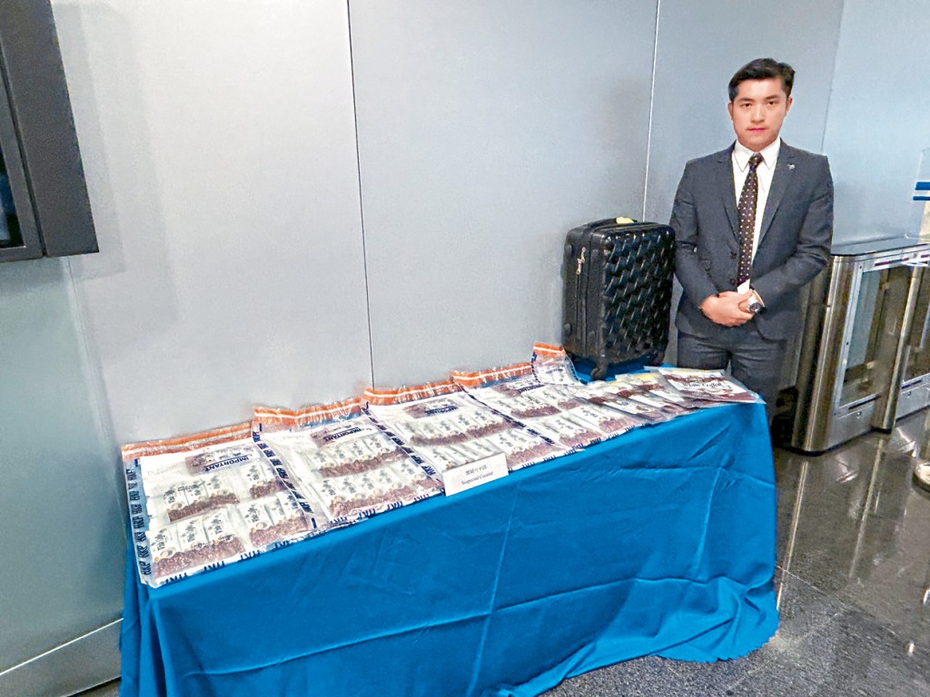 毒品調查科行動組高級督察何灝庭,講述販毒案情。
