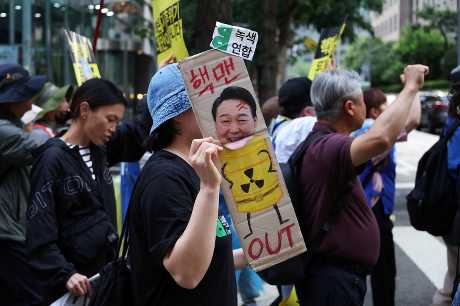 南韓示威者不滿日本將會排放核廢水，周二舉行抗議活動。路透社