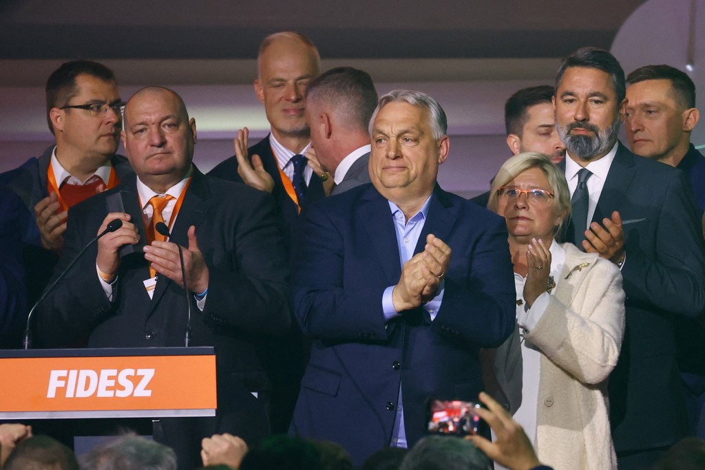 长期执政的总理欧尔班（Viktor Orbán）周日承认败选，已向胜选一方致贺。路透社