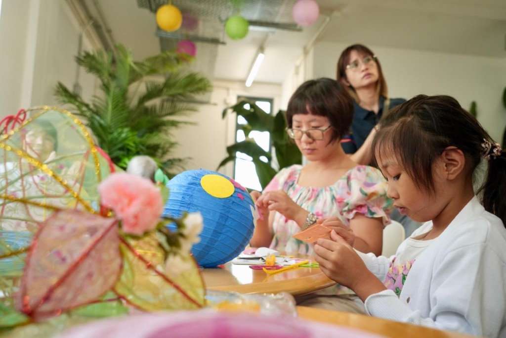 「乐善村」今年4月陆续让合资格的申请人入伙，今日举行「乐善村过渡性房屋 乐也融融贺中秋」，与居民一同欢度佳节。