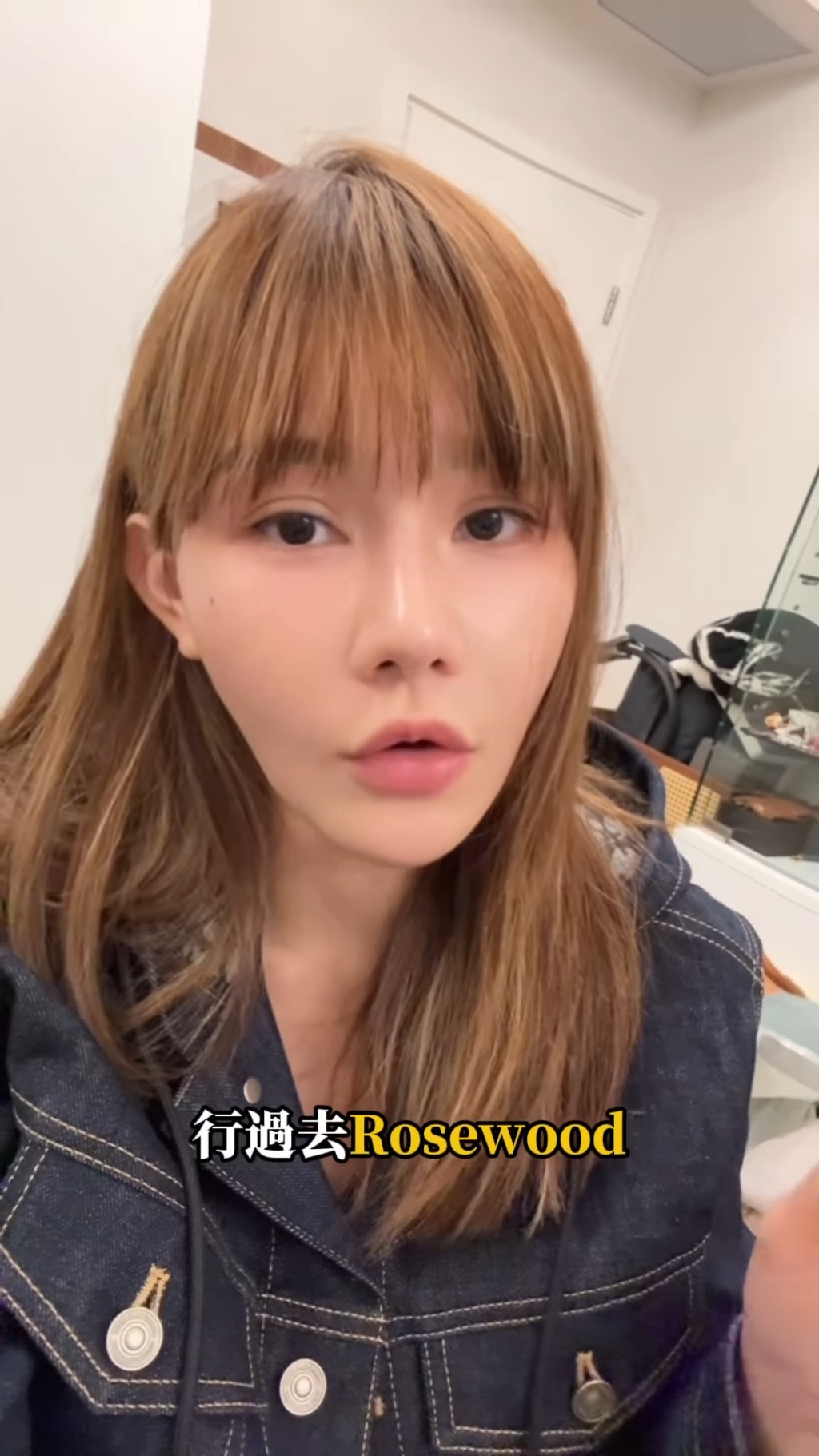 五索被指多年來極受寵幸,因為好生養的關係,不單獲源源不絕地送錢、送樓和送車,甚至疑與馬清鏗出席富豪界的活動! 五索被指多年來極受寵幸,因為好生養的關係,不單獲源源不絕地送錢、送樓和送車,甚至疑與馬清鏗出席富豪界的活動!
